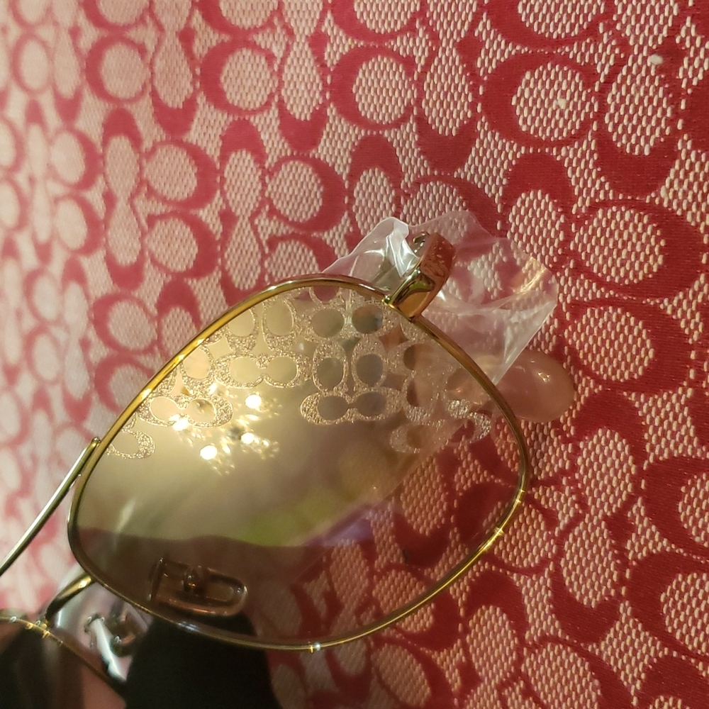 Signature Front Sunglasses - Picture 2 of 12